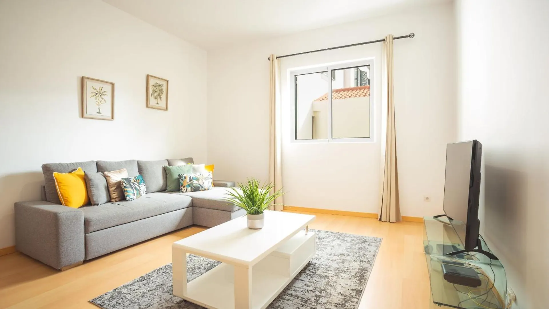 Sao Pedro Central Flat By Atlantic Holiday Funchal